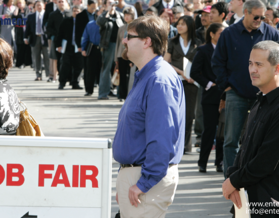 Unraveling the Mystery of Unchanging Jobless Claims: Is Something Amiss in the Labor Market?