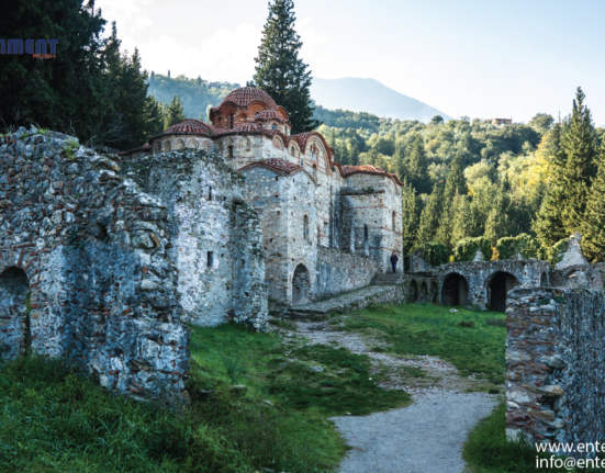 Exploring the Enchanting Ruins of Mystras