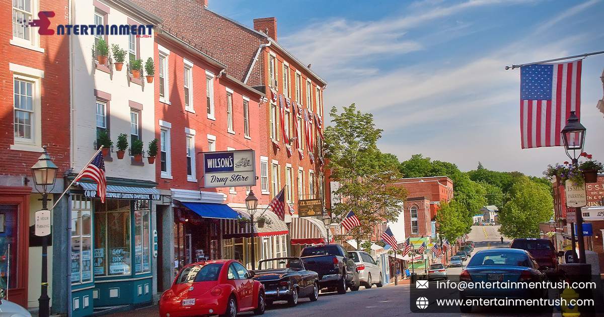 The Top 15 Small Towns in the U.S. for a Summer Getaway