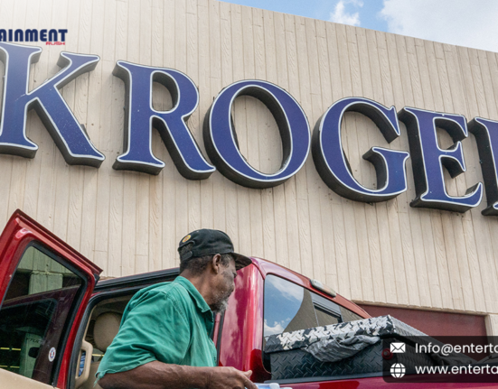 Kroger and Albertsons Battle U.S. Regulators to Defend Merger Plan